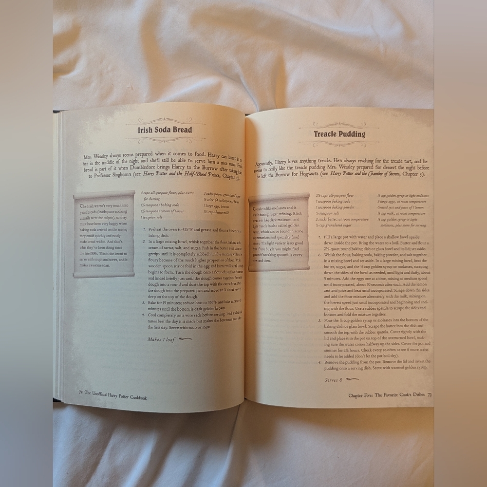 The Unofficial Harry Potter Cookbook - Black and Gold - Picture 4 of 4